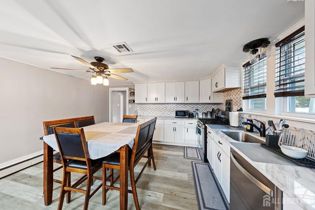 105 Shodda Street, Lacey, NJ 08731