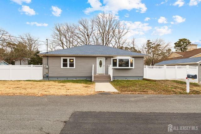 105 Shodda Street, Lacey, NJ 08731