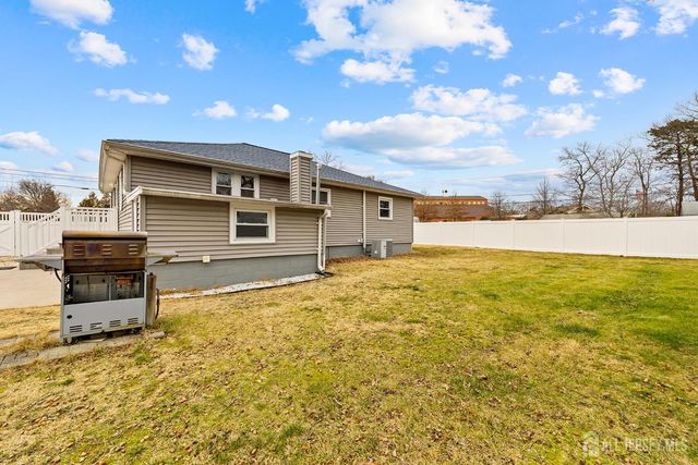 105 Shodda Street, Lacey, NJ 08731