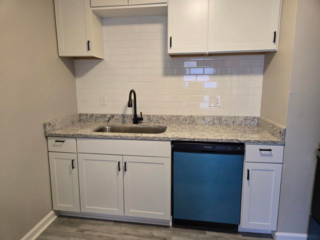 4010 OVERTON CROSSING RD, Memphis, TN 38127