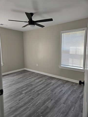 4010 OVERTON CROSSING RD, Memphis, TN 38127