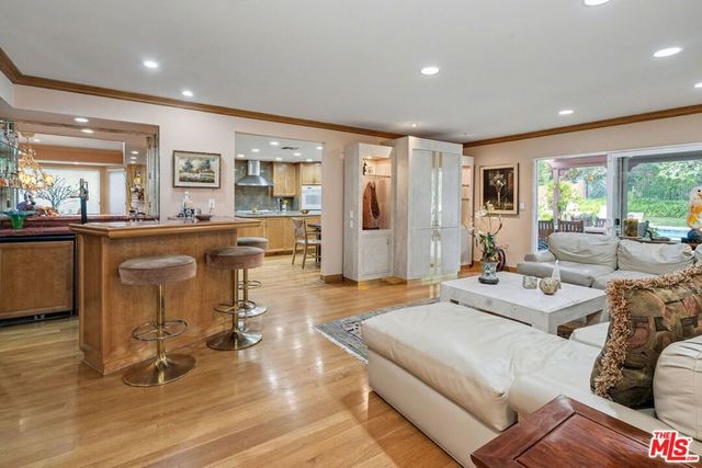 3170 Hutton Drive, Beverly Hills, CA 90210