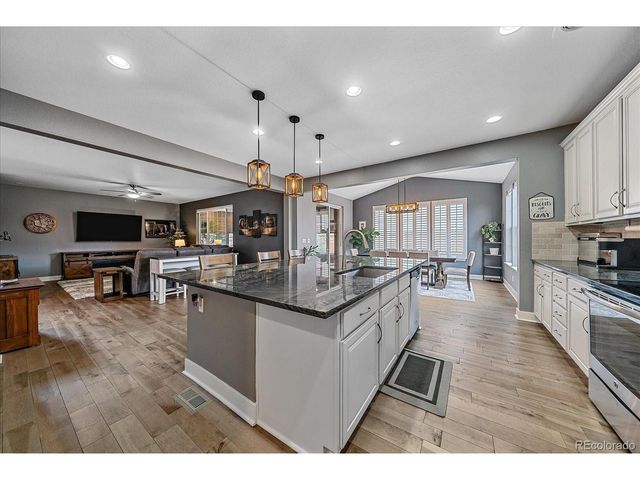 25160 E Ellsworth Dr, Aurora, CO 80018