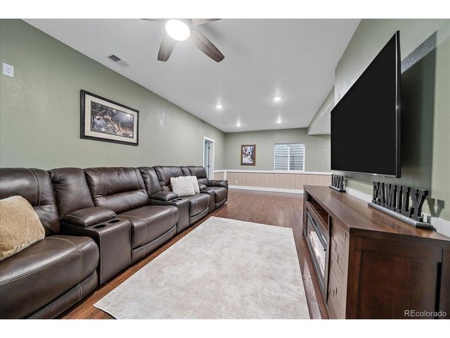 25160 E Ellsworth Dr, Aurora, CO 80018