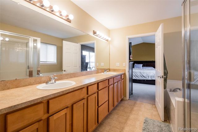 661 Lemay, Detroit, MI 48214