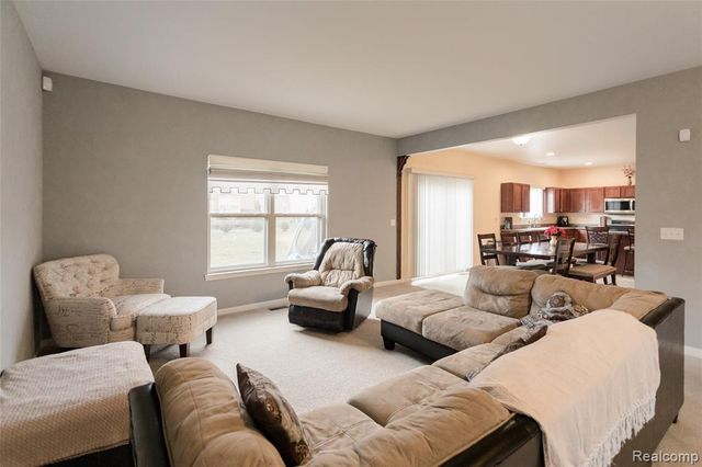 661 Lemay, Detroit, MI 48214