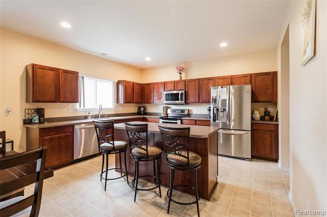 661 Lemay, Detroit, MI 48214