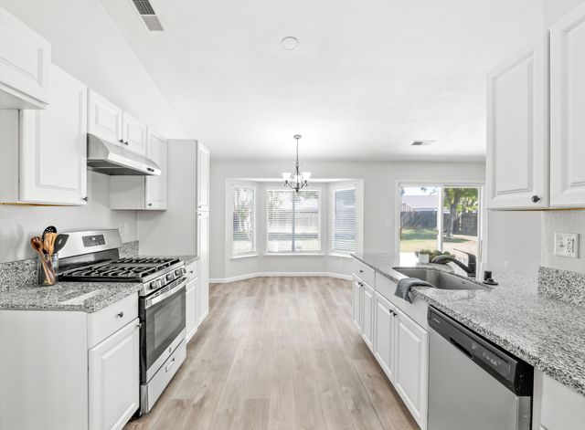 390 Tucker Avenue, Sanger, CA 93657