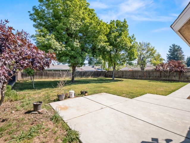 390 Tucker Avenue, Sanger, CA 93657