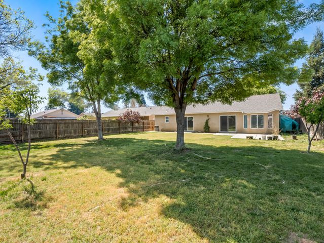 390 Tucker Avenue, Sanger, CA 93657