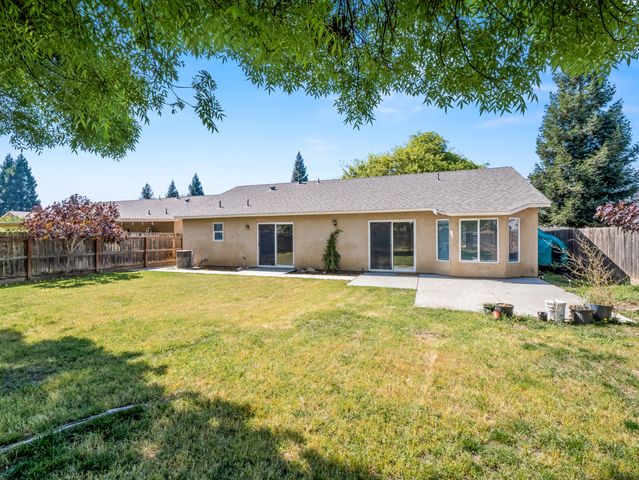 390 Tucker Avenue, Sanger, CA 93657