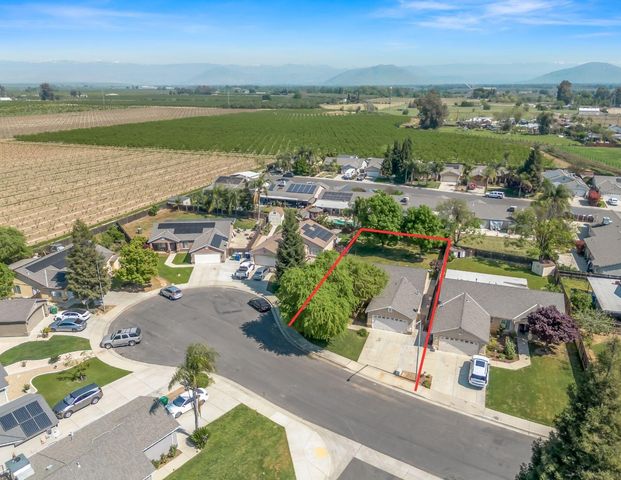 390 Tucker Avenue, Sanger, CA 93657