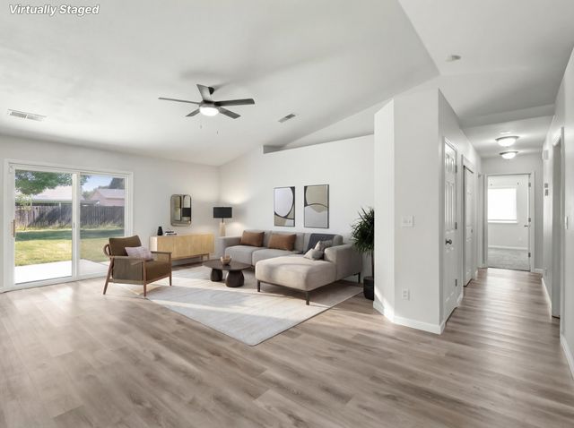 390 Tucker Avenue, Sanger, CA 93657