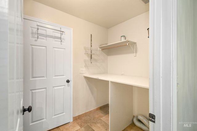 972 W Broadway Ave, Meridian, ID 83642