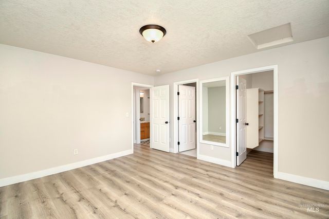 972 W Broadway Ave, Meridian, ID 83642