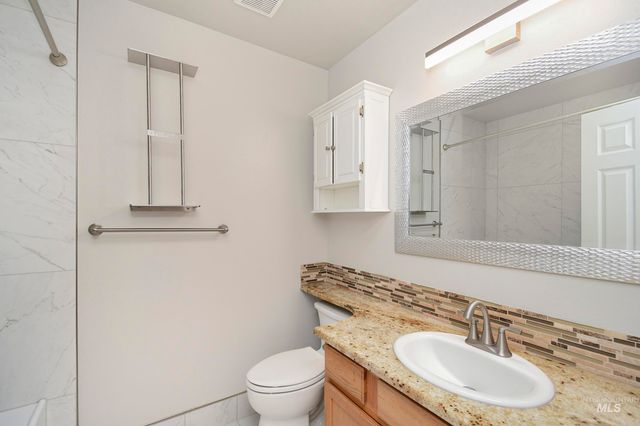 972 W Broadway Ave, Meridian, ID 83642