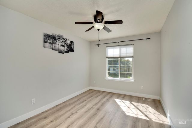 972 W Broadway Ave, Meridian, ID 83642