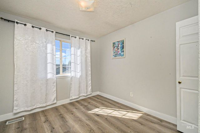 972 W Broadway Ave, Meridian, ID 83642