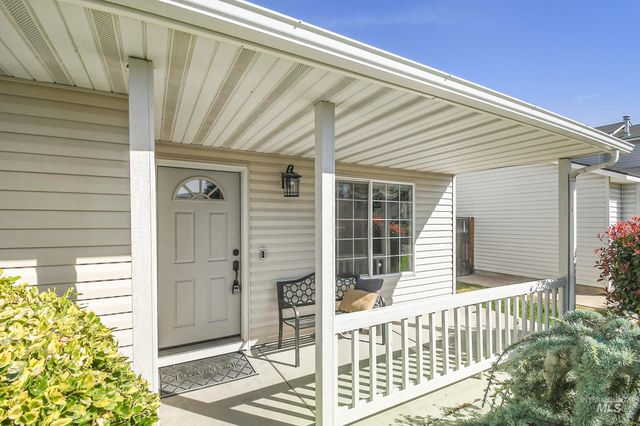 972 W Broadway Ave, Meridian, ID 83642