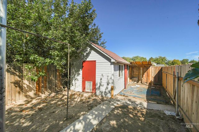 972 W Broadway Ave, Meridian, ID 83642