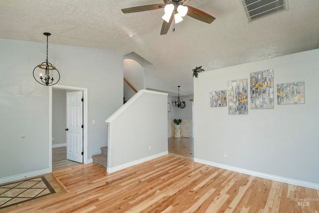 972 W Broadway Ave, Meridian, ID 83642