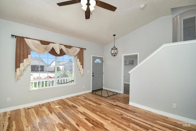 972 W Broadway Ave, Meridian, ID 83642