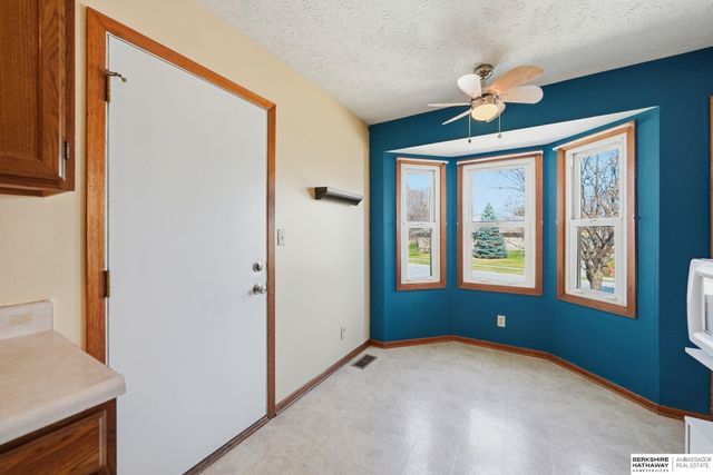 715 Bridger Road, Lincoln, NE 68521