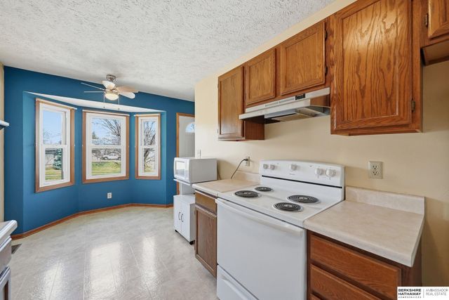 715 Bridger Road, Lincoln, NE 68521