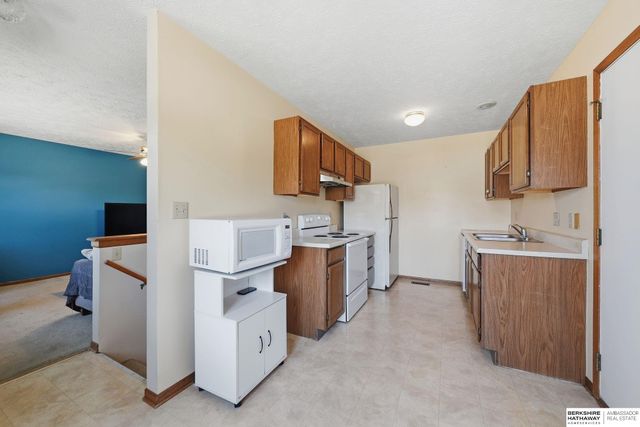 715 Bridger Road, Lincoln, NE 68521