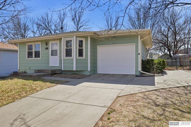 715 Bridger Road, Lincoln, NE 68521