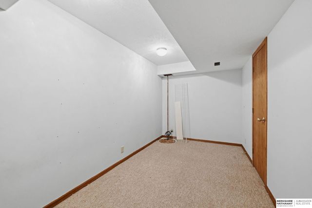 715 Bridger Road, Lincoln, NE 68521