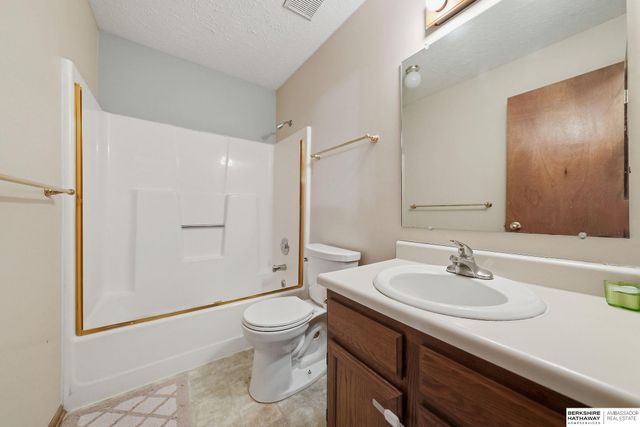 715 Bridger Road, Lincoln, NE 68521