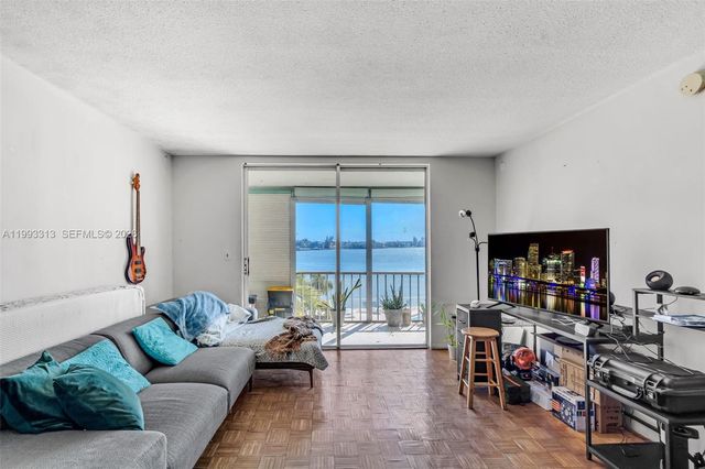 3010 Marcos Drive R308, Aventura, FL 33160