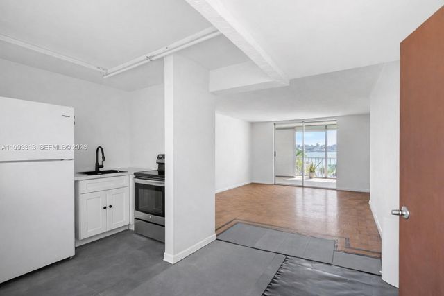 3010 Marcos Drive R308, Aventura, FL 33160