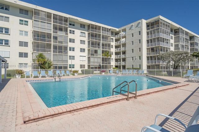 3010 Marcos Drive R308, Aventura, FL 33160