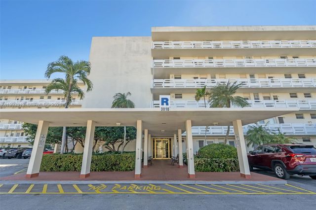 3010 Marcos Drive R308, Aventura, FL 33160