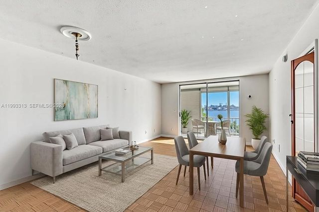 3010 Marcos Drive R308, Aventura, FL 33160