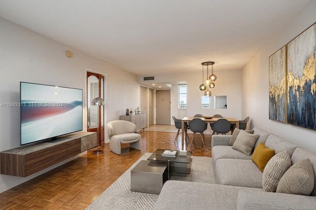 3010 Marcos Drive R308, Aventura, FL 33160