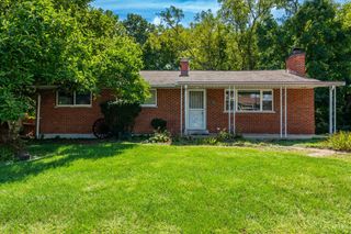 712 Peach Orchard Drive, West Carrollton, OH 45449