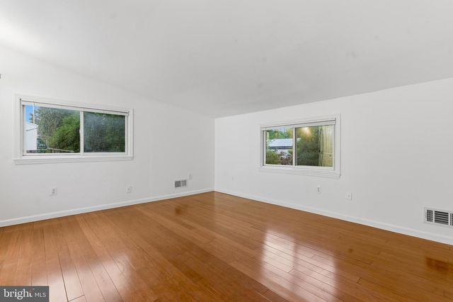 1511 CREST RD, Silver Spring, MD 20902