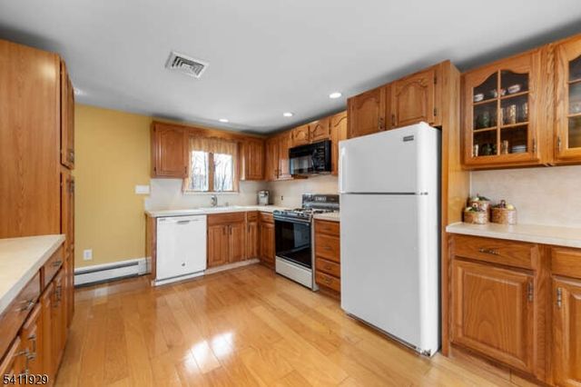 32 Clayton Rd, West Milford Twp., NJ 07421