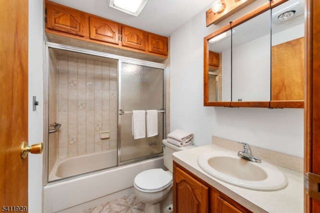 32 Clayton Rd, West Milford Twp., NJ 07421