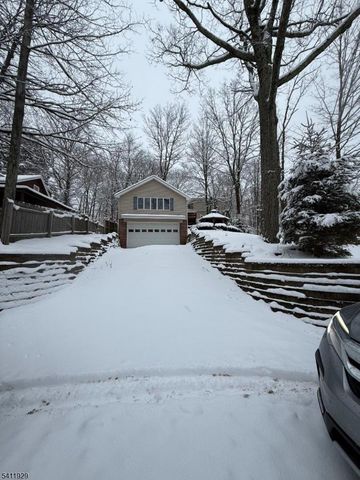 32 Clayton Rd, West Milford Twp., NJ 07421