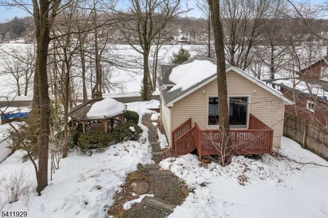 32 Clayton Rd, West Milford Twp., NJ 07421