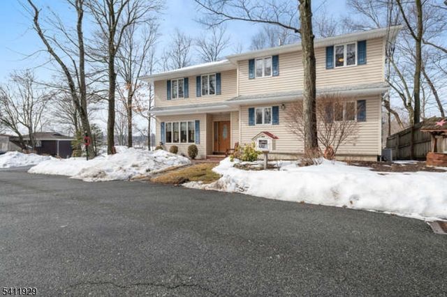 32 Clayton Rd, West Milford Twp., NJ 07421