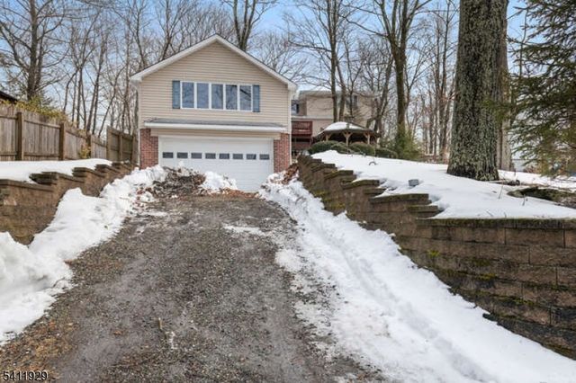 32 Clayton Rd, West Milford Twp., NJ 07421