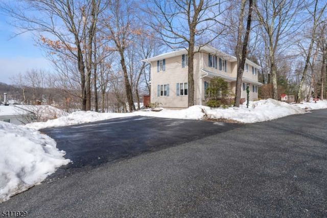 32 Clayton Rd, West Milford Twp., NJ 07421
