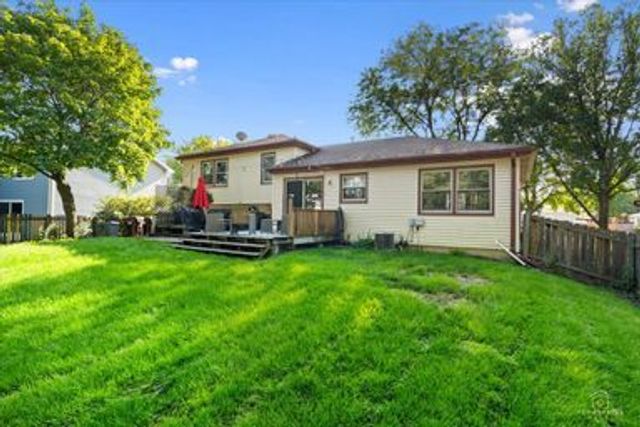 1434 Coral Reef Way, Lake Zurich, IL 60047