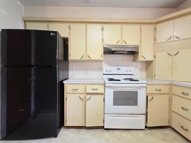 1225 E Rosebrier Street, Springfield, MO 65804