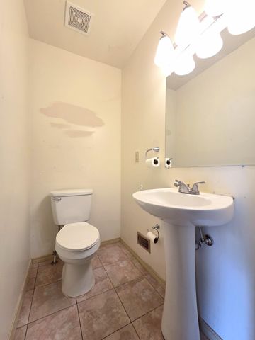 1225 E Rosebrier Street, Springfield, MO 65804